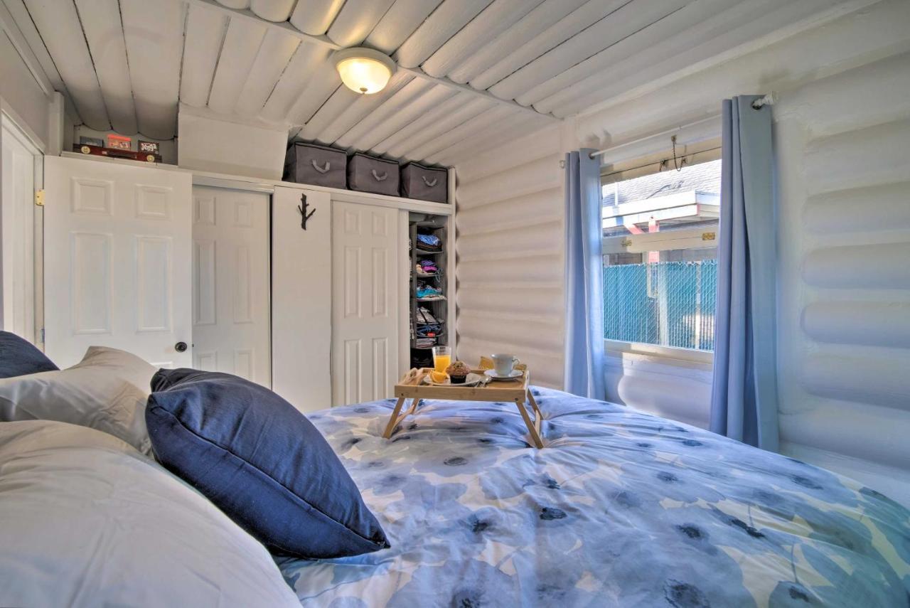 Unique Dog-Friendly Log Cabin Short Walk To Ocean Crescent City Exterior photo